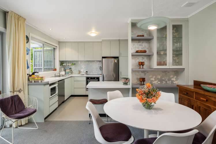 19 Richardson Avenue Burleigh_2