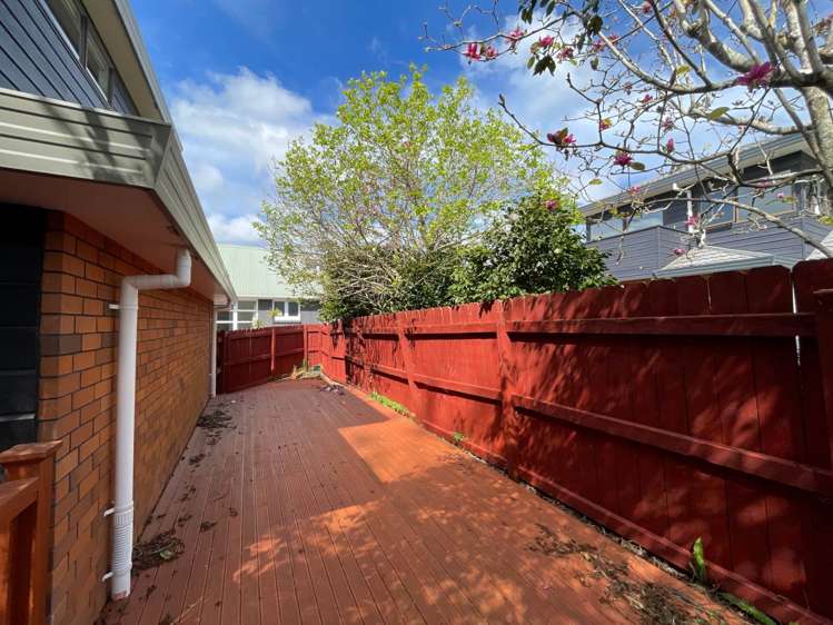 1/14 Raleigh Road Northcote_18