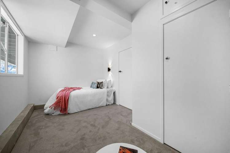 9 Colmar Road Mellons Bay_10