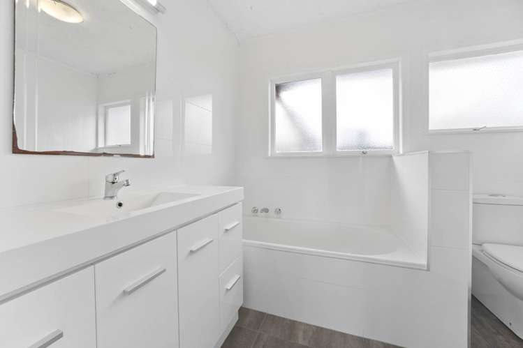 36 Commodore Drive Lynfield_16