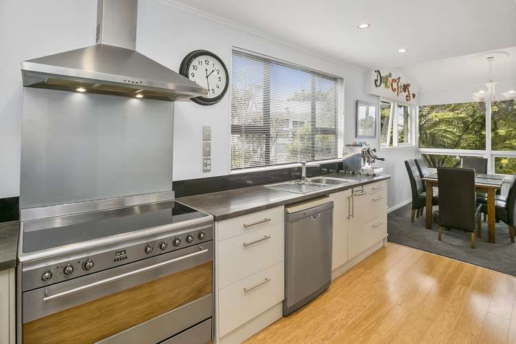 220 Dowse Drive Maungaraki_5