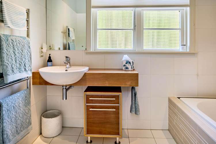 33 Cheviot Road Lowry Bay_17