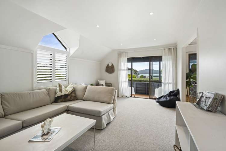 2/10 Merani Street Narrow Neck_11