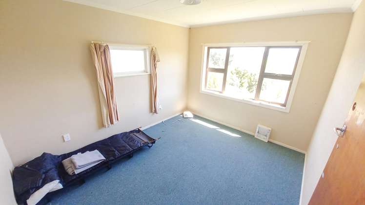 1 Main Road Tuatapere_8