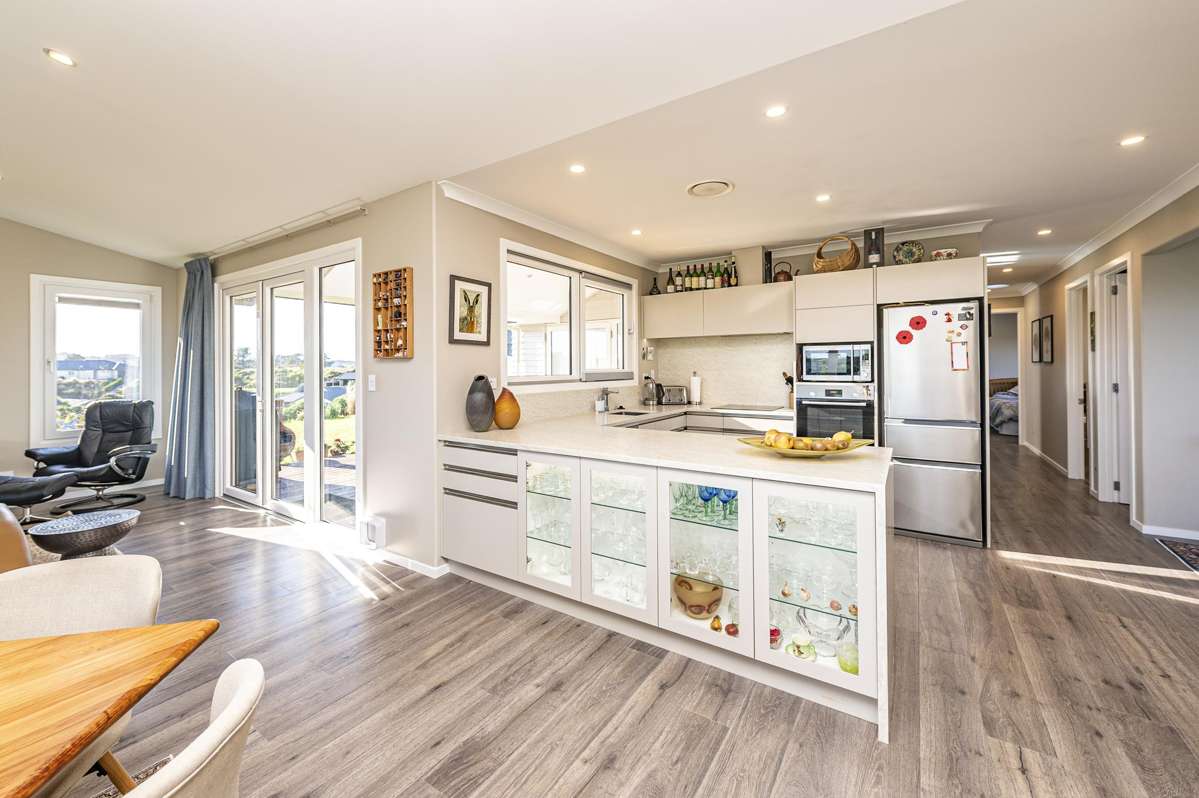 12 Longbeach Drive_1