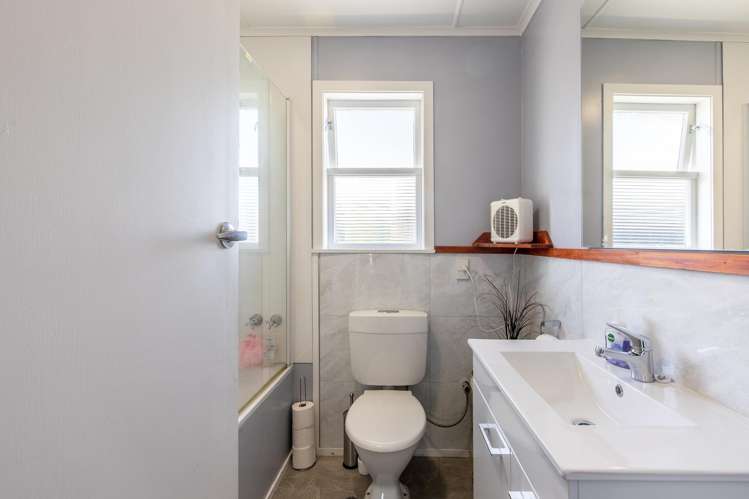 20 Blake Street Porangahau_10