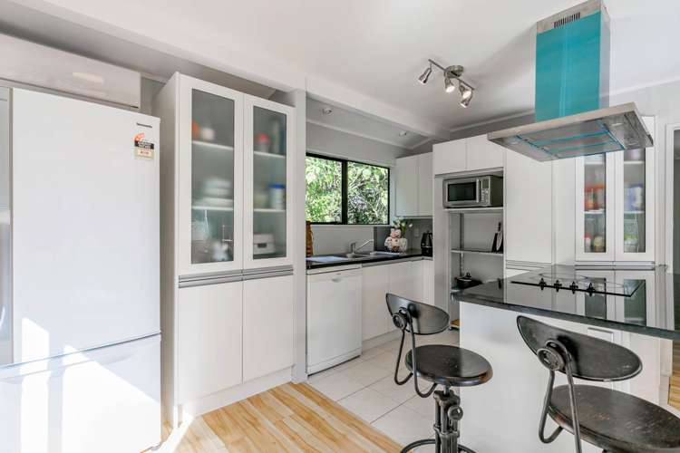 1/213 Lake Road Belmont_13