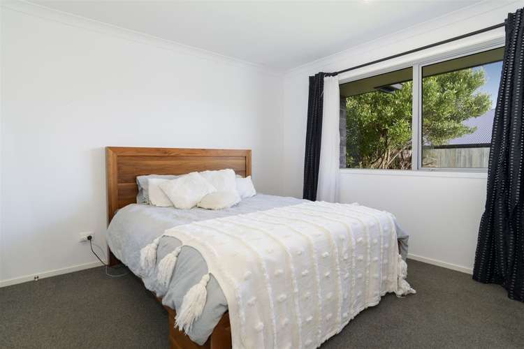 234 Ballintoy Park Drive Welcome Bay_8