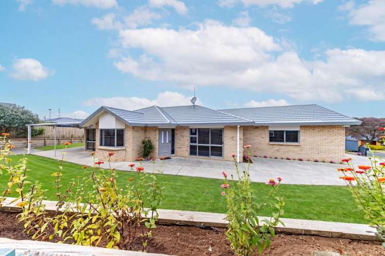 24 Hollinger Place_2