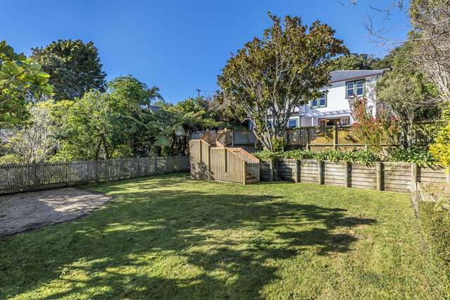 Spacious, large family Villa in Wadestown
