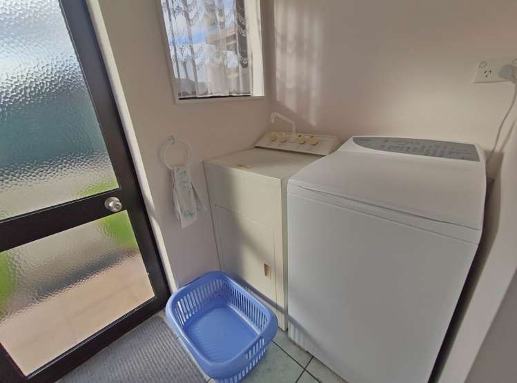 8 Robalan Place Redwoodtown_11