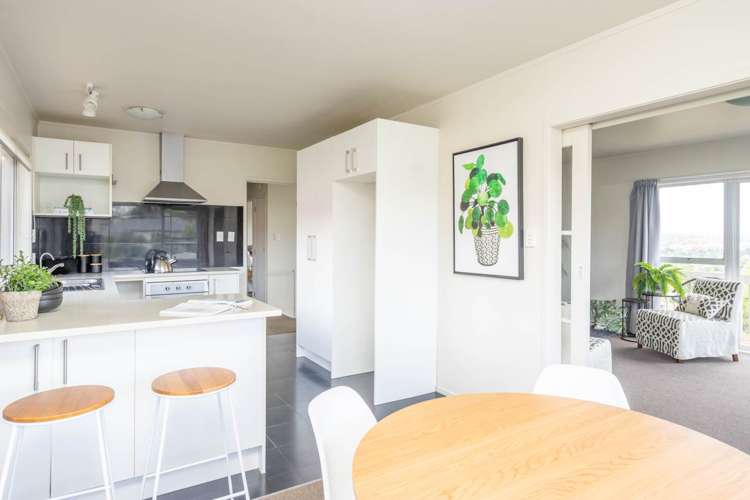 2/218 East Coast Road Forrest Hill_11