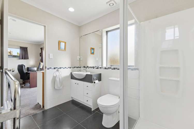 8 Allerton Place Wattle Downs_15