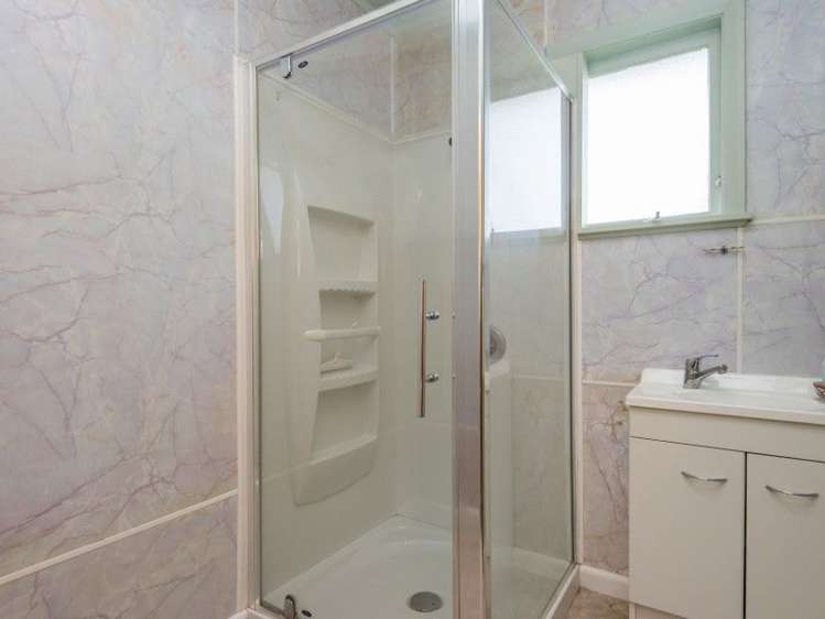 50 Tennyson Crescent Stoke_14