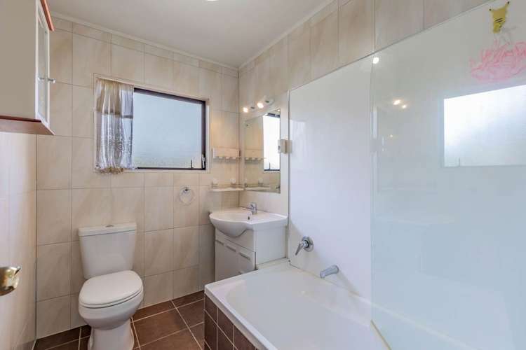 2/12 Eskdale Road Birkdale_12