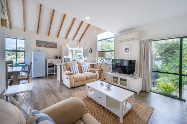 79 Tikao Bay Road Wainui_24