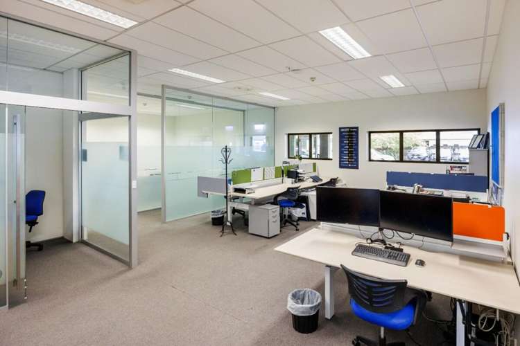 243 Broadway Avenue City Centre_8