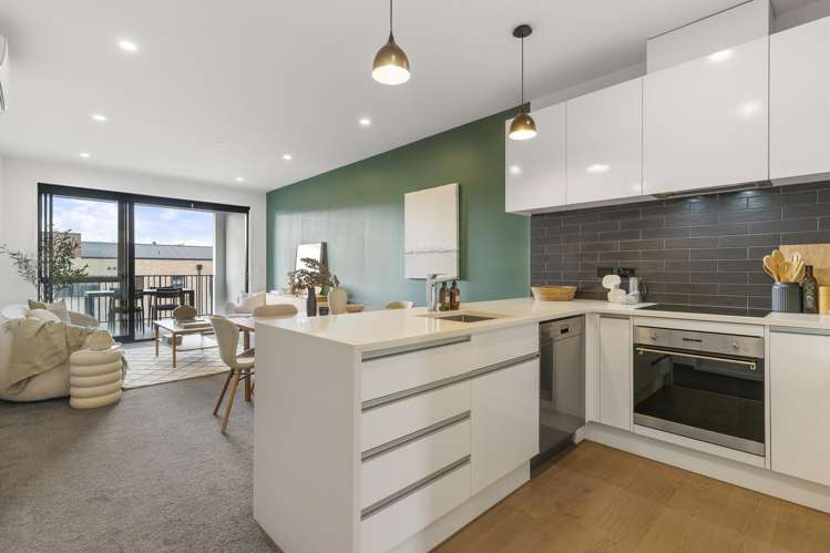 210/81 Mapou Road_3