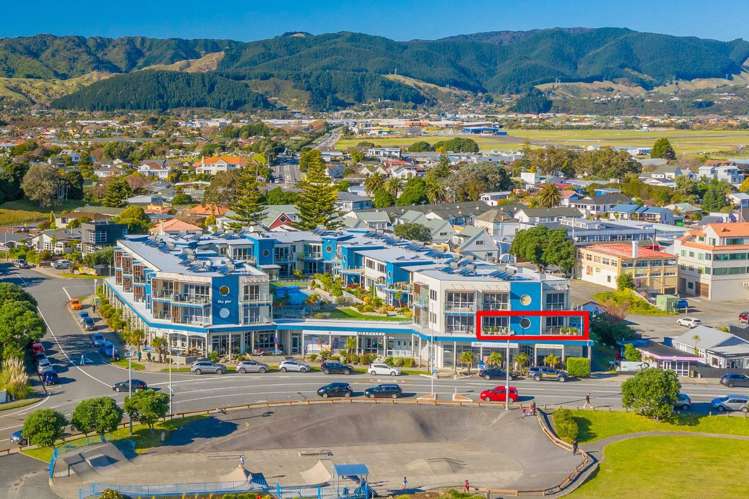 16/4 Seaview Road Paraparaumu Beach_1