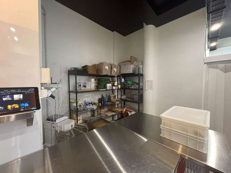 Shop 8/8 Commerce Street City Centre_7