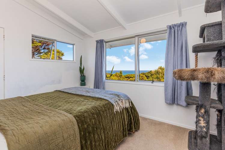 13 Te Ahuahu Road Piha_11