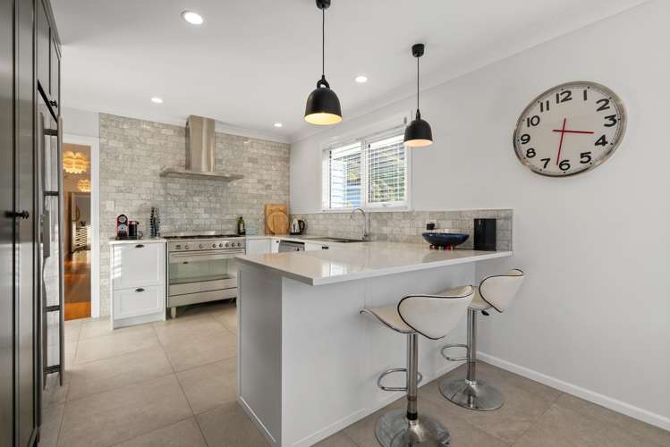 16 Doris Gordon Crescent Crofton Downs_4