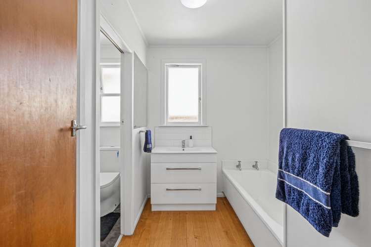 18 Bristol Avenue Brookfield_9