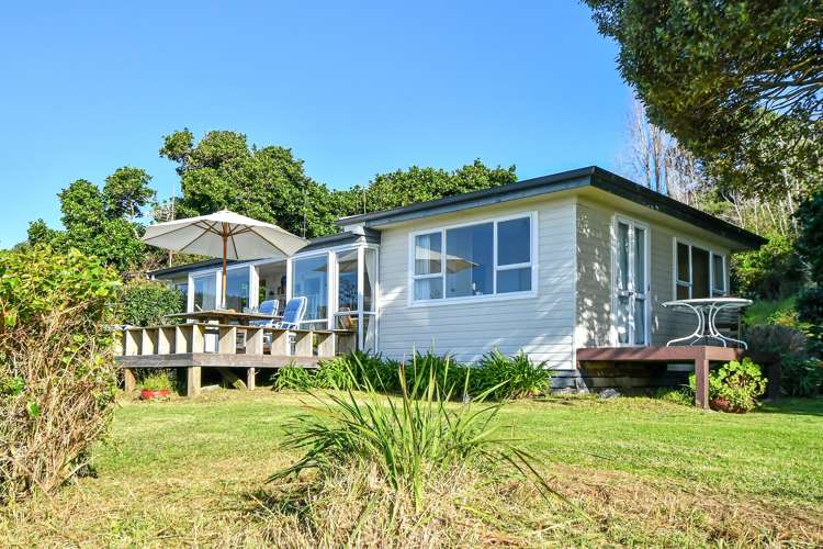 1820 East Coast Road Whakatiwai_17