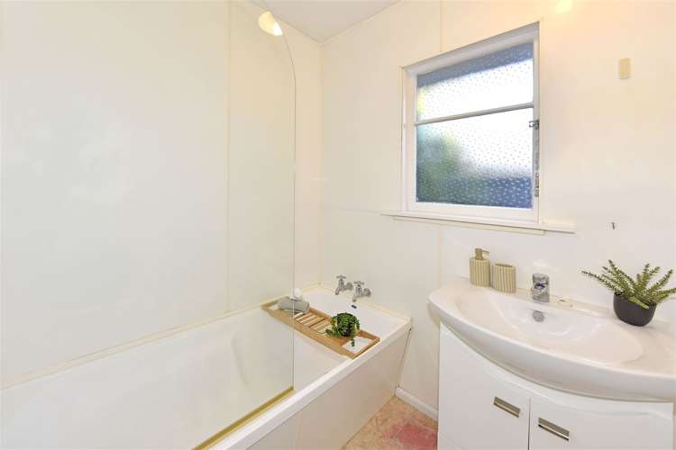 23 Trafford Street Harewood_15