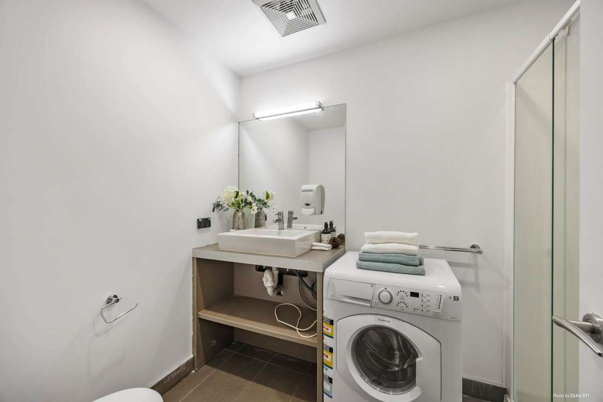 303/19 Anzac Avenue_3