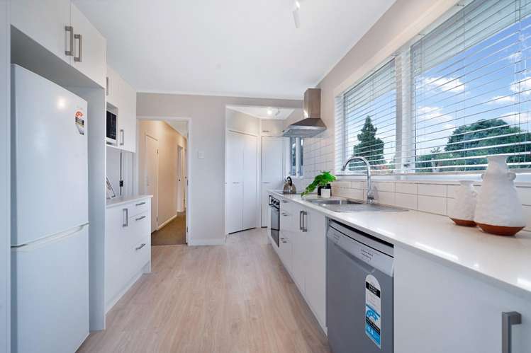 102 Tirimoana Rd Te Atatu South_6