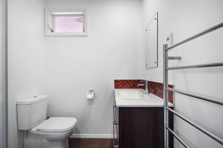 261A River Road 1055_5