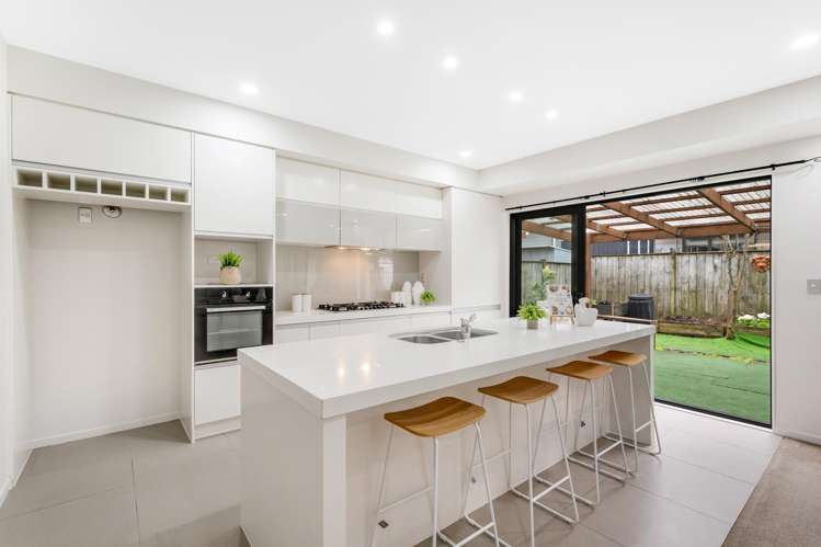 4 Helianthus Avenue Flat Bush_6