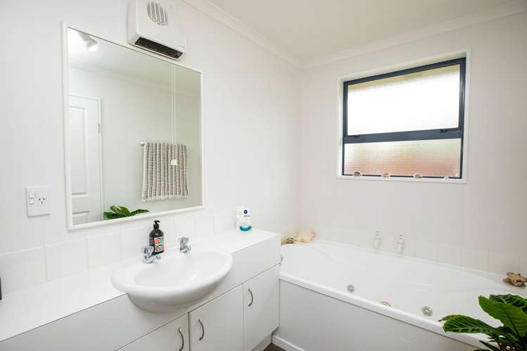 52 Temple Crescent Gleniti_11