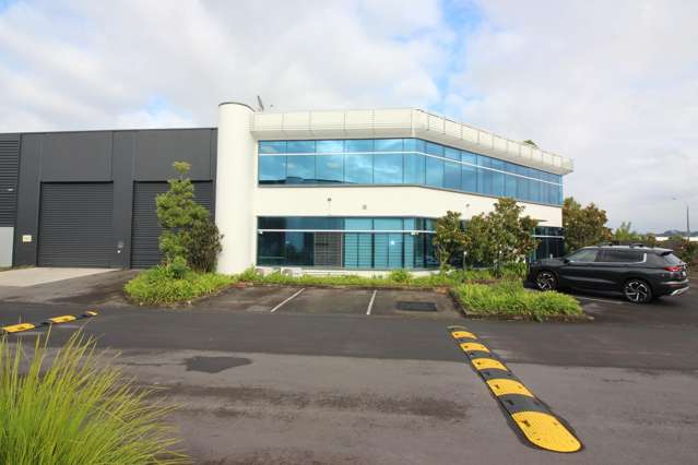 Road front office/warehouse