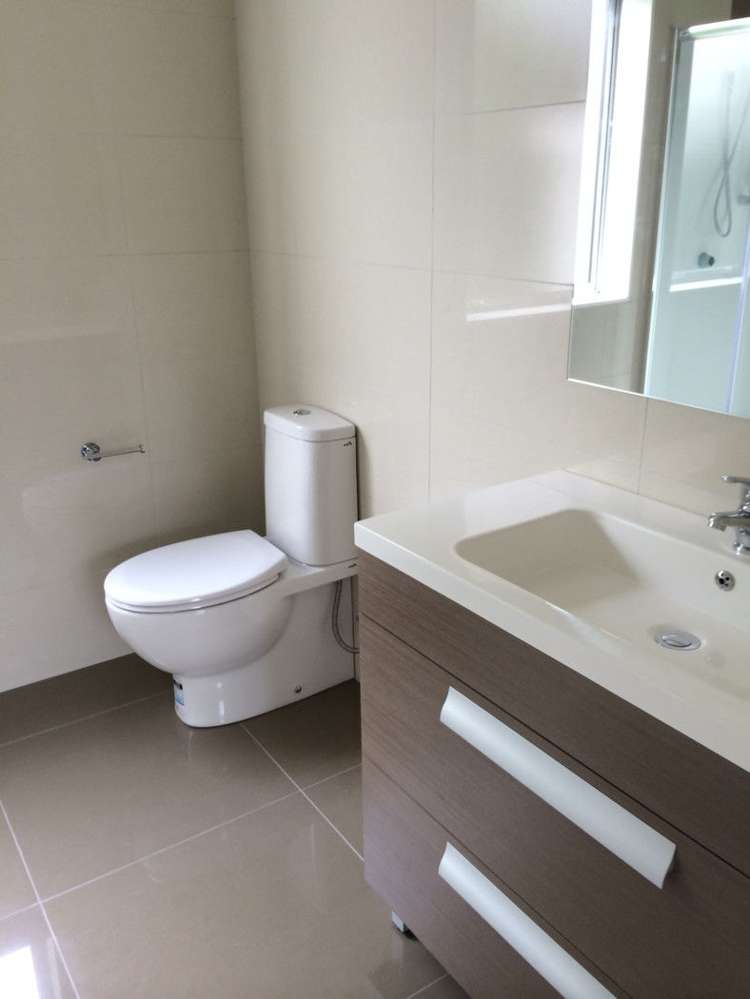 3207b Great North Road New Lynn_13