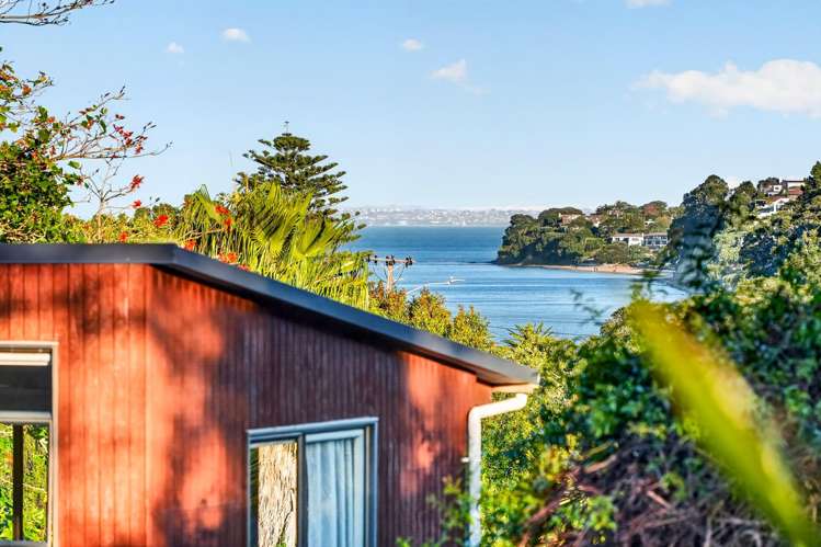 504 Beach Road Murrays Bay_17
