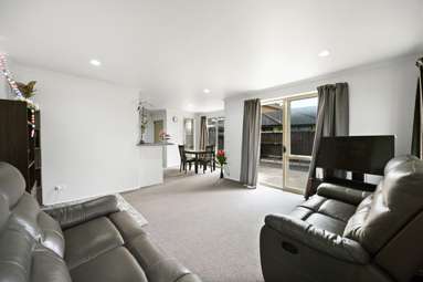 221 Old Farm Road_3