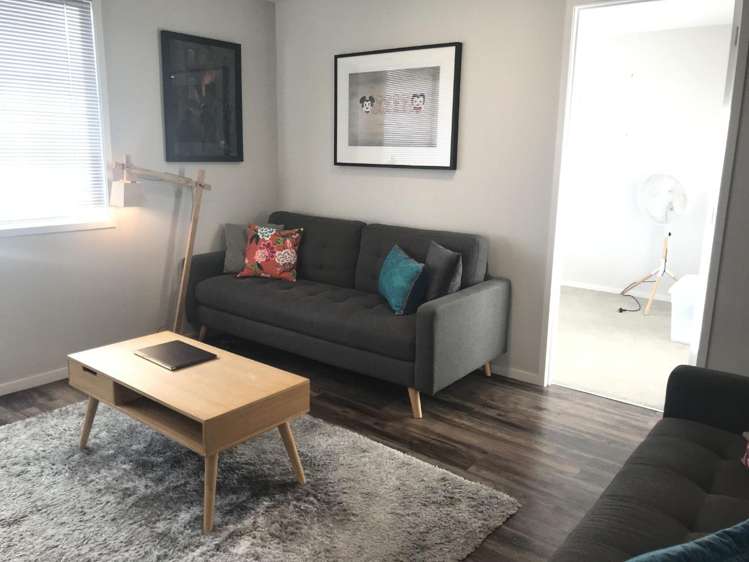 408/23a-25 The Pines, Bute Road 1607_7