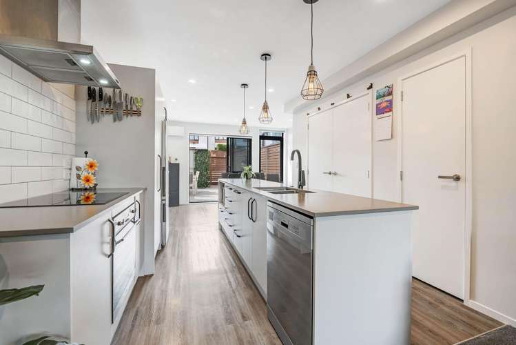 4 Orca Drive Stanmore Bay_3