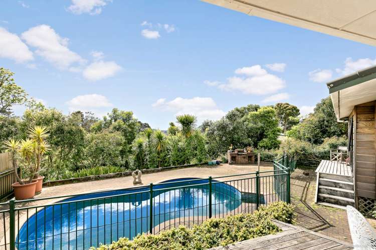 207 Golf Road Titirangi_11