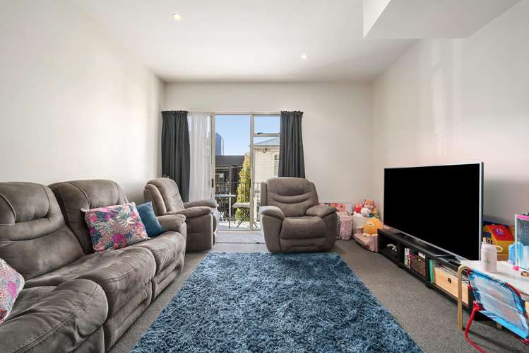 25/23 Tennyson Street_5