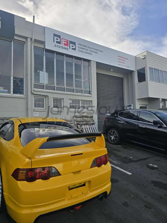 Economical Wairau Industrial Unit 257m2