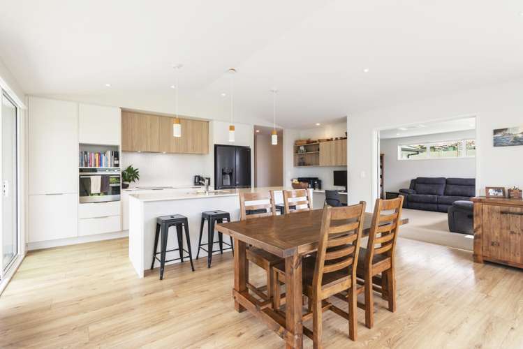 15 Louise Drive Ohauiti_10