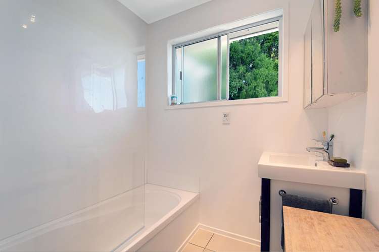 114 McEntee Road Waitakere_10