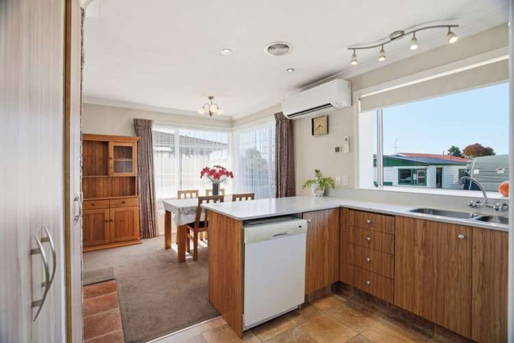 37 Dunstan Crescent Hornby_11