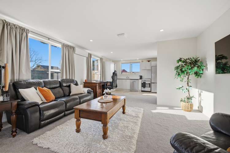 2/7 Ontario Place Wainoni_2