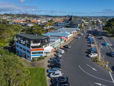 Unit B/747 Whangaparaoa Road_1