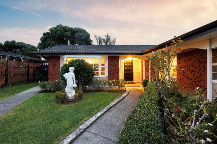 7 Woodfield Avenue Roslyn_38