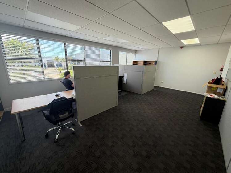 Unit B, 24 Tarndale Grove Albany_10